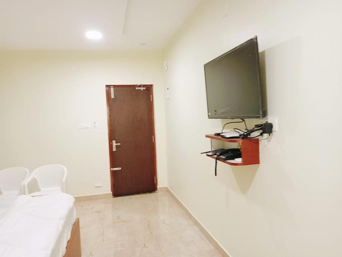 The Paradise Guest Inn Nellore Buitenkant foto