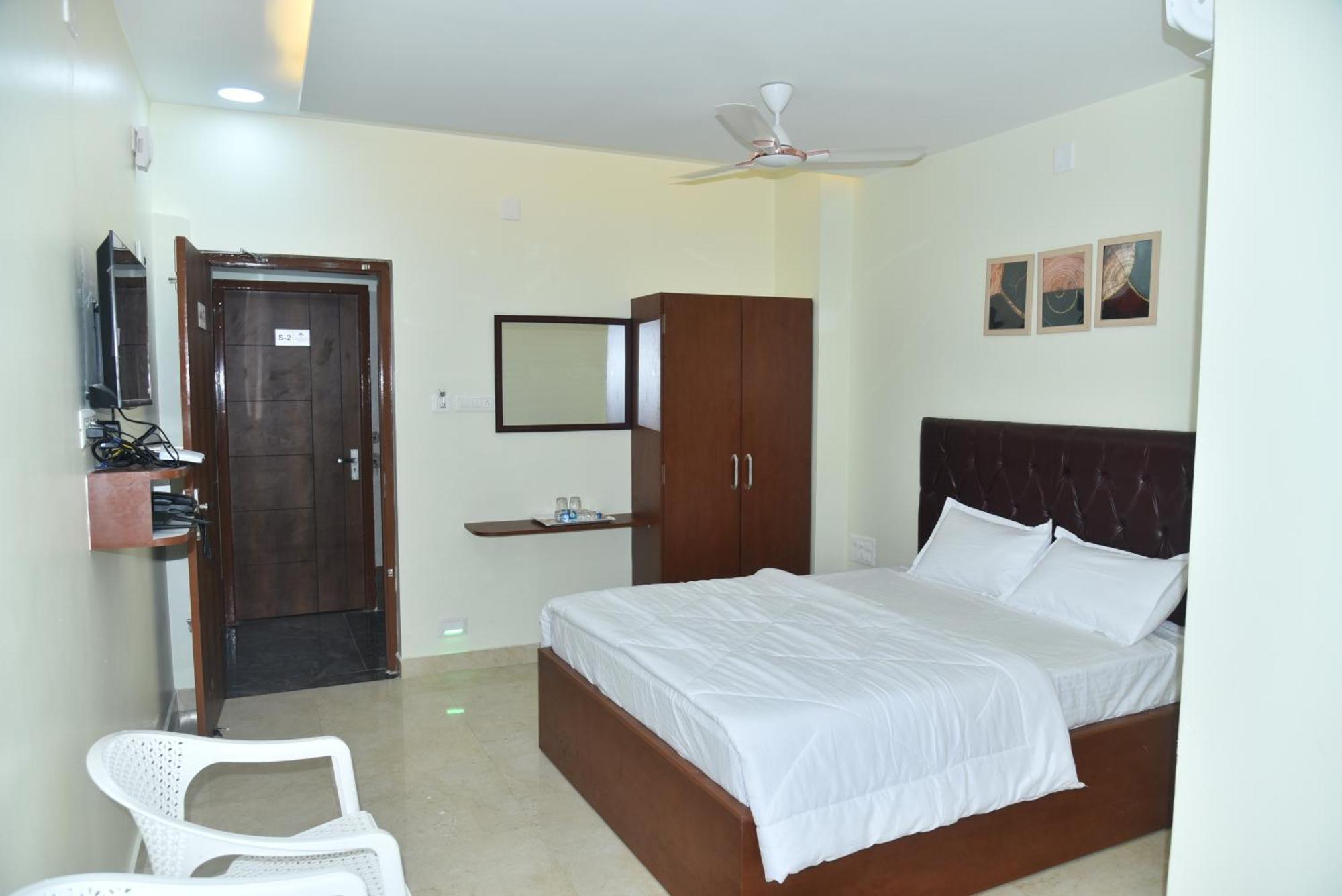 The Paradise Guest Inn Nellore Buitenkant foto