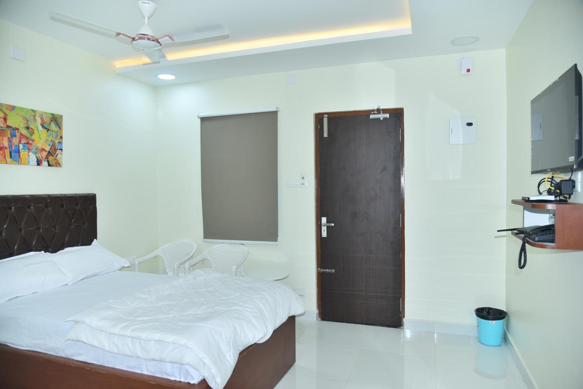 The Paradise Guest Inn Nellore Buitenkant foto